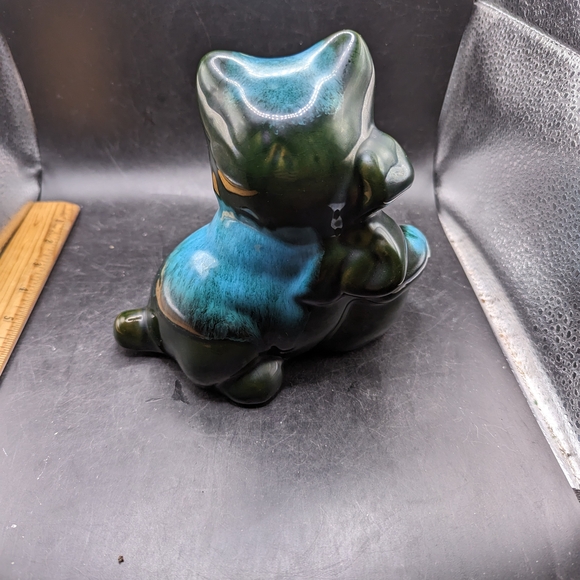 Charming Blue Mountain Pottery Cat and Ball of Yarn Figurine Black and Teal - Picture 3 of 10